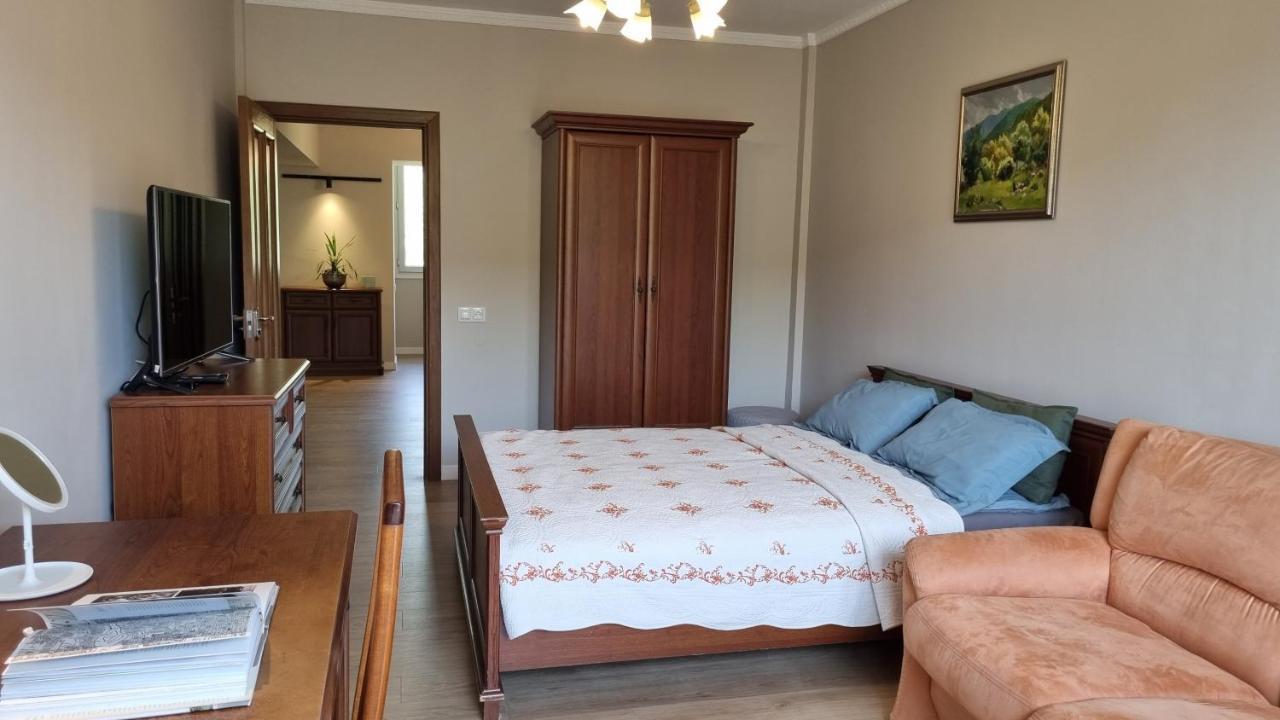 Almaty Apartment 76 Dış mekan fotoğraf